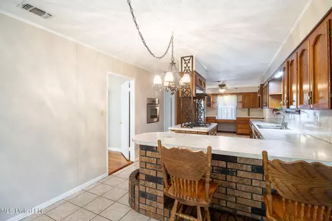 352 E Bond Rd, Wiggins, MS 39577 photo 6