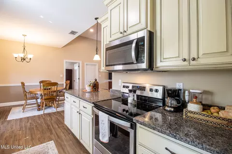 18 Colony Rd, Mchenry, MS 39561 photo 8