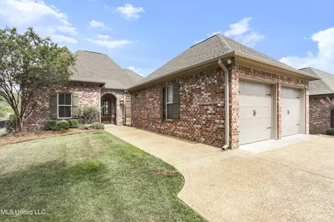 100 Martinique Dr, Madison, MS 39110