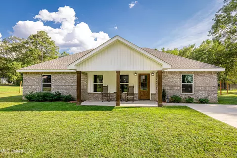 3100 Sam Kirkwood Rd, Moss Point, MS 39562