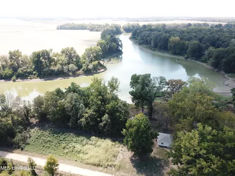 2458 Perkins Rd, Anguilla, MS 38721