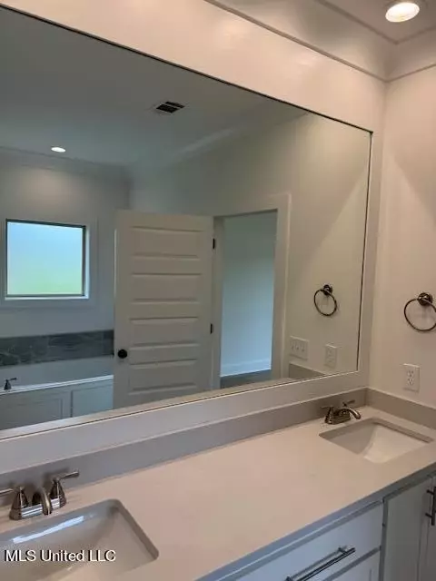 Bath - 307 Birch Ct #LOT 34, Canton, MS 39046 photo 4 of 5
