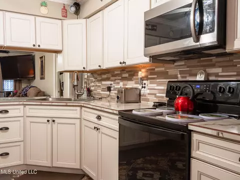 5819 Cypress Trl Trl, Jackson, MS 39211 photo 4