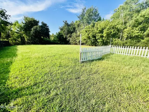 307 Favre St, Waveland, MS 39576