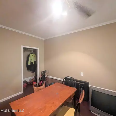 2434 Coronet Pl, Jackson, MS 39204 photo 8