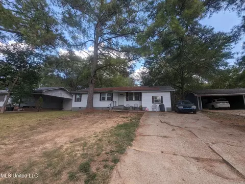 2434 Coronet Pl, Jackson, MS 39204 photo 2