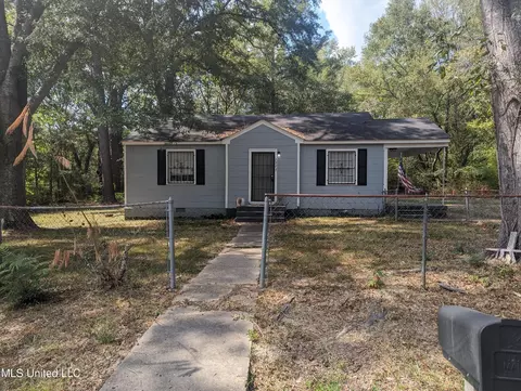 2927 Fairhill Dr, Jackson, MS 39212 photo 2