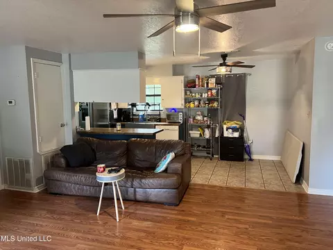 106 Hall St, Wiggins, MS 39577 photo 5