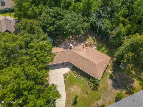 2550 Audubon Pl, Biloxi, MS 39531
