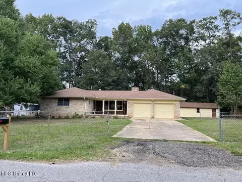 731 W Second Ave, Wiggins, MS 39577
