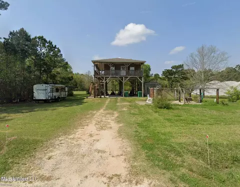 4035 Forty Third St, Bay Saint Louis, MS 39520
