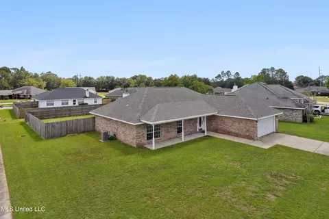1608 Lori Dr, Ocean Springs, MS 39564