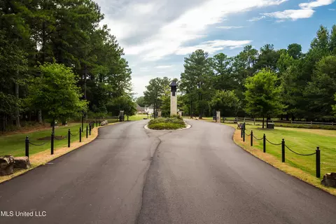 203 S Woodcreek Rd, Madison, MS 39110