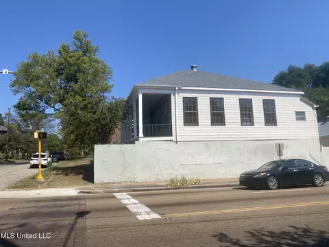 1223 Adams St, Vicksburg, MS 39183