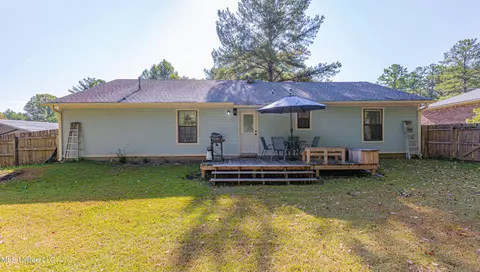 575 Briarcliff Cir, Jackson, MS 39212 photo 4