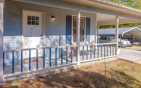 575 Briarcliff Cir, Jackson, MS 39212 photo 2