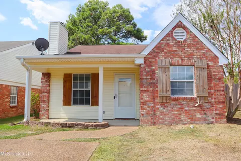 2001 Fox Hill Ln, Byram, MS 39272