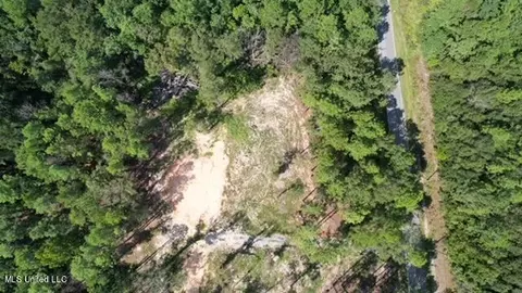 110 Amber Ln, Lucedale, MS 39452