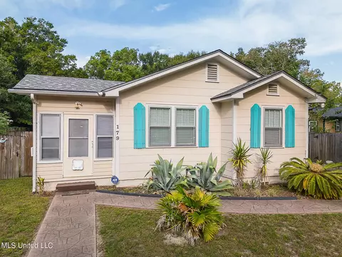 179 Begonia St, Biloxi, MS 39531