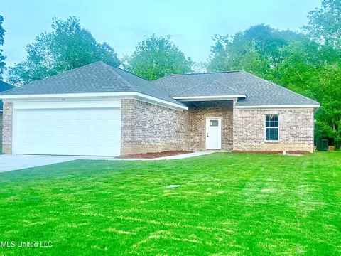 418 Riverbend Drive Dr, Byram, MS 39272