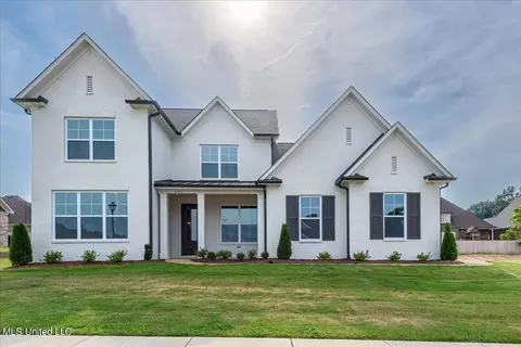 6973 Silver Cloud Cove Cv, Olive Branch, MS 38654 photo 2