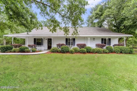 719 Zimmerman Ln, Waveland, MS 39576