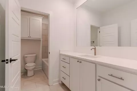Bath - 124 Trace Pointe Pl, Clinton, MS 39056 photo 6 of 12