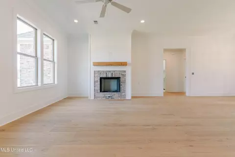 Living - 124 Trace Pointe Pl, Clinton, MS 39056 photo 2 of 2