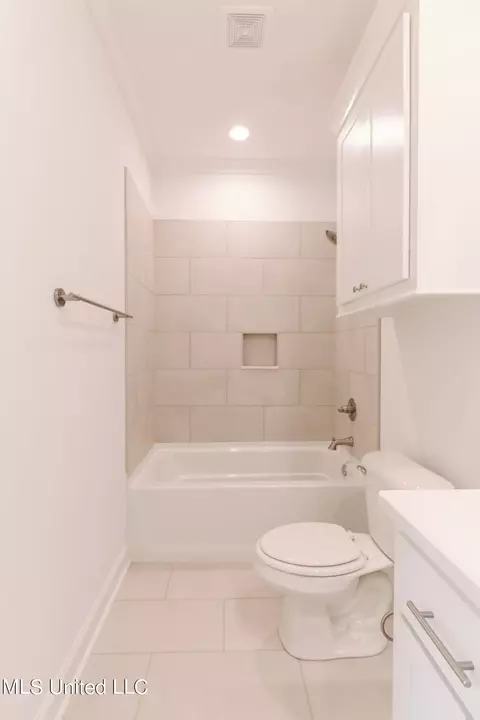 Bath - 124 Trace Pointe Pl, Clinton, MS 39056 photo 11 of 12