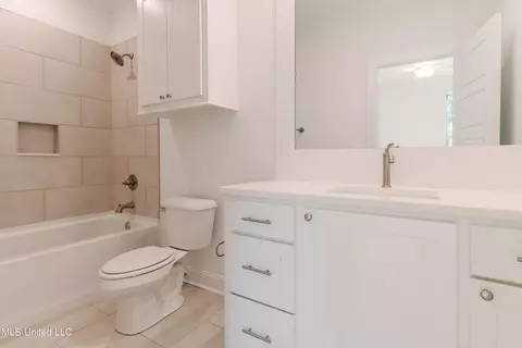 Bath - 124 Trace Pointe Pl, Clinton, MS 39056 photo 9 of 12