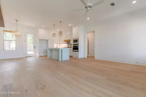 Kitchen - 124 Trace Pointe Pl, Clinton, MS 39056 photo 1 of 9