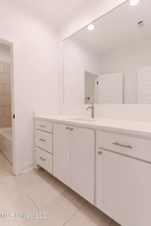 Bath - 124 Trace Pointe Pl, Clinton, MS 39056 photo 7 of 12