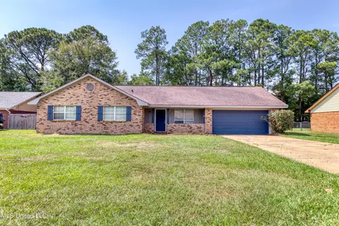6505 J F Douglas Dr, Ocean Springs, MS 39564
