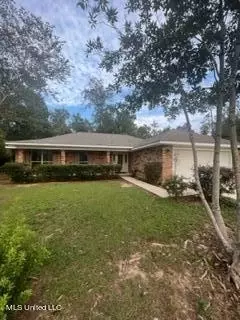 9977 Kahana St, Diamondhead, MS 39525