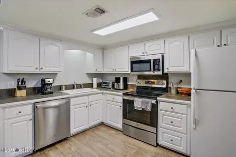 362 Lakebend Dr, Brandon, MS 39042 photo 7