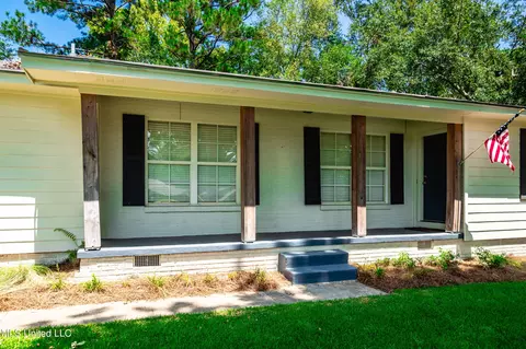 208 St Augustine Drive Dr, Madison, MS 39110 photo 2