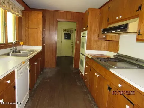 218 Brae Burn Dr, Jackson, MS 39211 photo 6