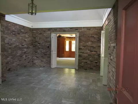 218 Brae Burn Dr, Jackson, MS 39211 photo 3