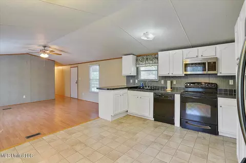 143 Cedar St, Florence, MS 39073 photo 8