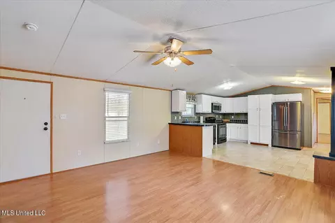 143 Cedar St, Florence, MS 39073 photo 5