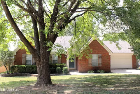 7175 Larkfield Cv, Olive Branch, MS 38654