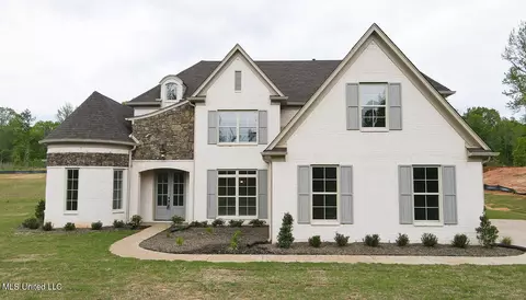 450 Poplar Ln, Holly Springs, MS 38635