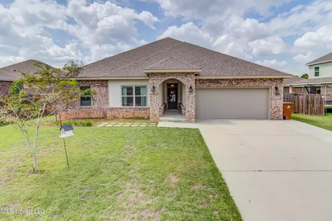 10746 Chapelwood Dr, Gulfport, MS 39503