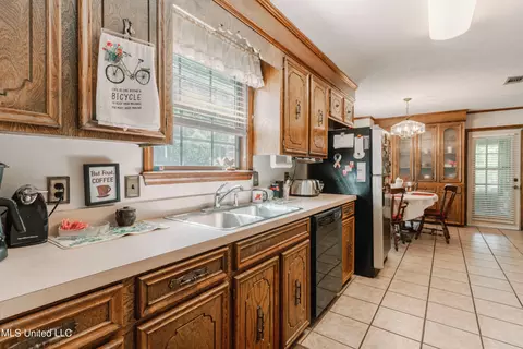 606 E Leake St, Clinton, MS 39056 photo 23
