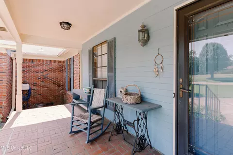 606 E Leake St, Clinton, MS 39056 photo 5
