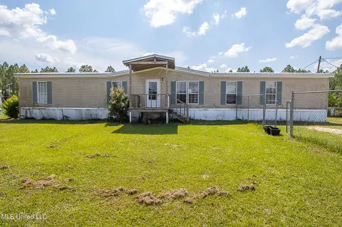 13701 Briarwood Dr, Vancleave, MS 39565