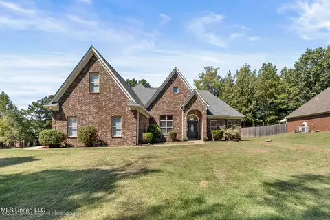 3405 W Cypress Lake Dr, Olive Branch, MS 38654