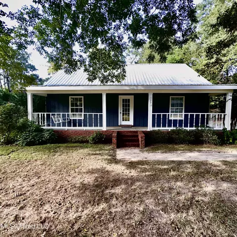 519 W College Ave, Wiggins, MS 39577