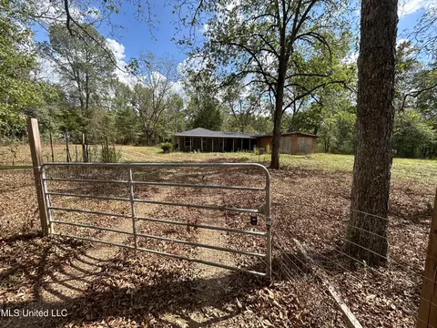 1014 Starnes Rd, Mccomb, MS 39648 photo 1