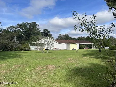 58 Bell Rd, Wiggins, MS 39577 photo 3